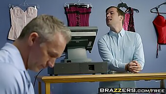 Грудастая Мамочка Получает Анальный Секс В Этом Видео От Brazzers.