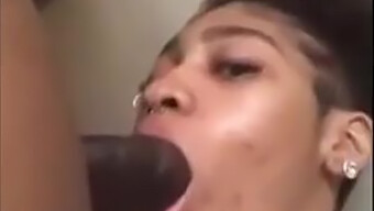 Wanita Hitam Amatir Memberikan Blowjob Pada Kontol Hitam Besar