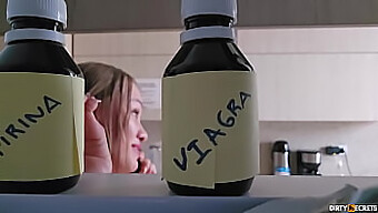 Üvey Annem Bana Yanlışlıkla Viagra Verdikten Sonra Vahşi Kovboy Sürüşü