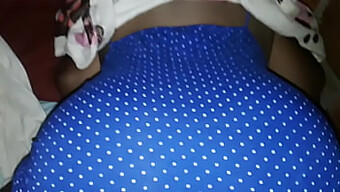 Voluptuous Wife Lola Showcases Her Massive Derriere In Homemade Video