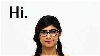 Η Αθλητική Σωματική Διάπλαση Της Mia Khalifa Εμφανίζεται Με Οικεία Λεπτομέρεια